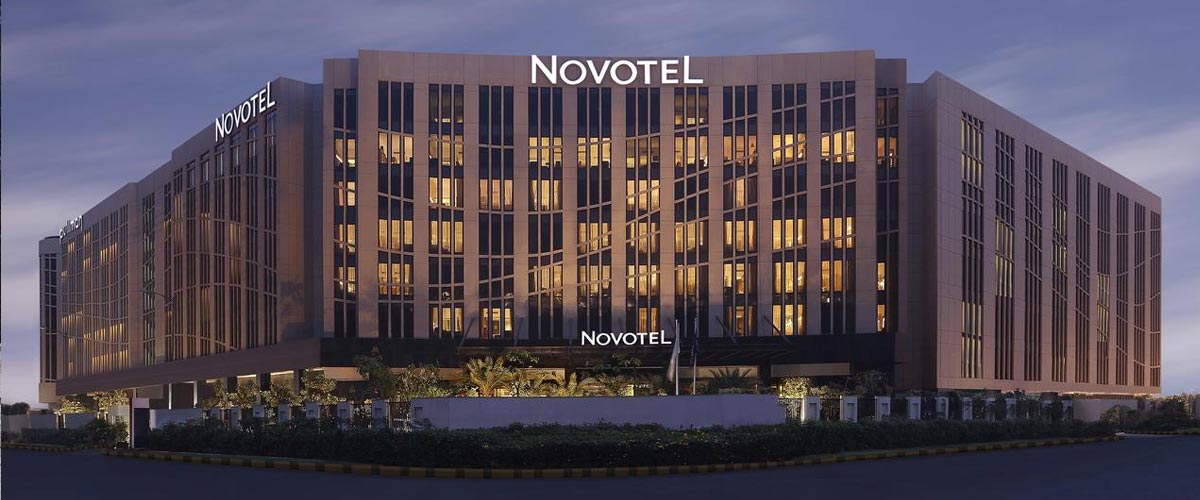 escort in hotel Novotel